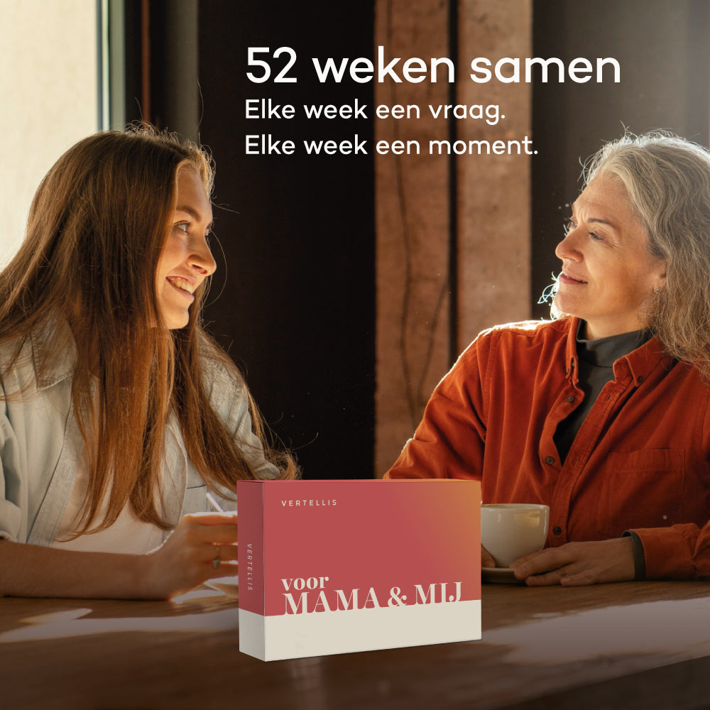 Close-up van Voor mama en mij vragenkaarten in roze pastel design